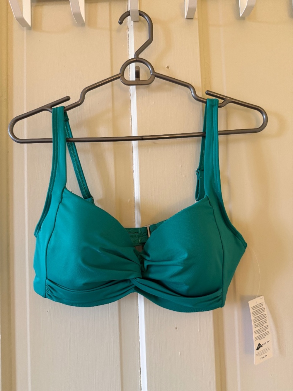 Lands' End Chlorine Resistant Twist Front Underwire Bikini Swimsuit Top, size 8